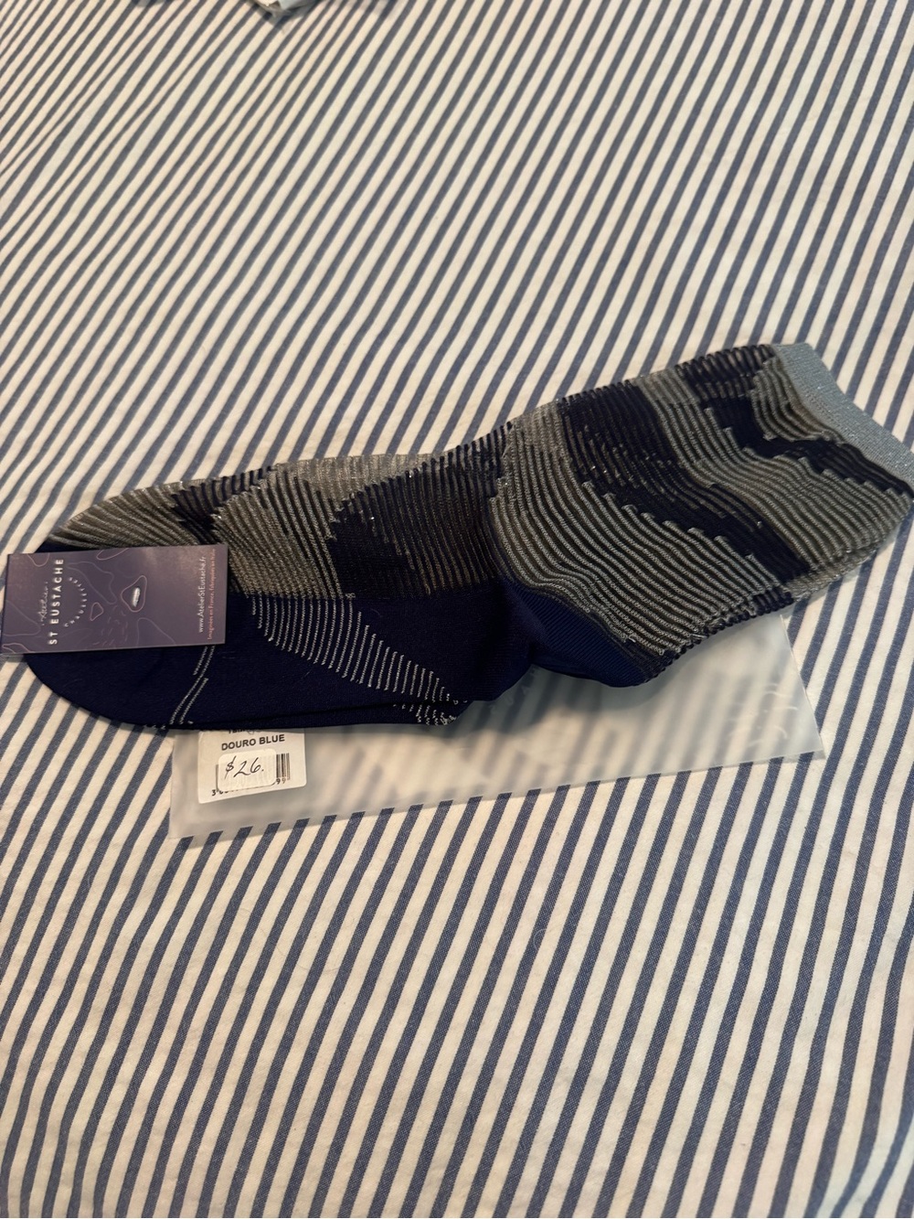 Woman’s elegant sheer Socks in Navy & Gray - Pack of One